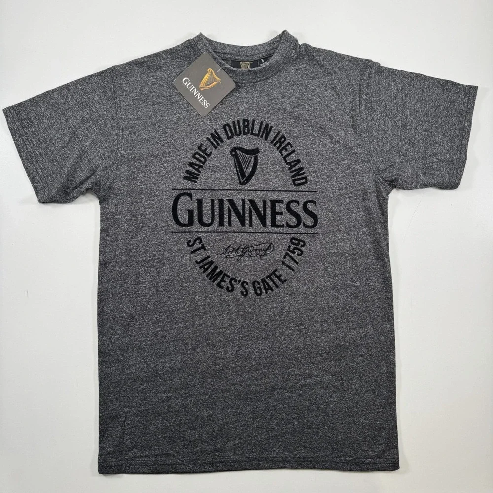 GUINNESS Short Sleeve Crew T-Shirt Small‎ Relaxed Black Grindle Felt Logo NWT